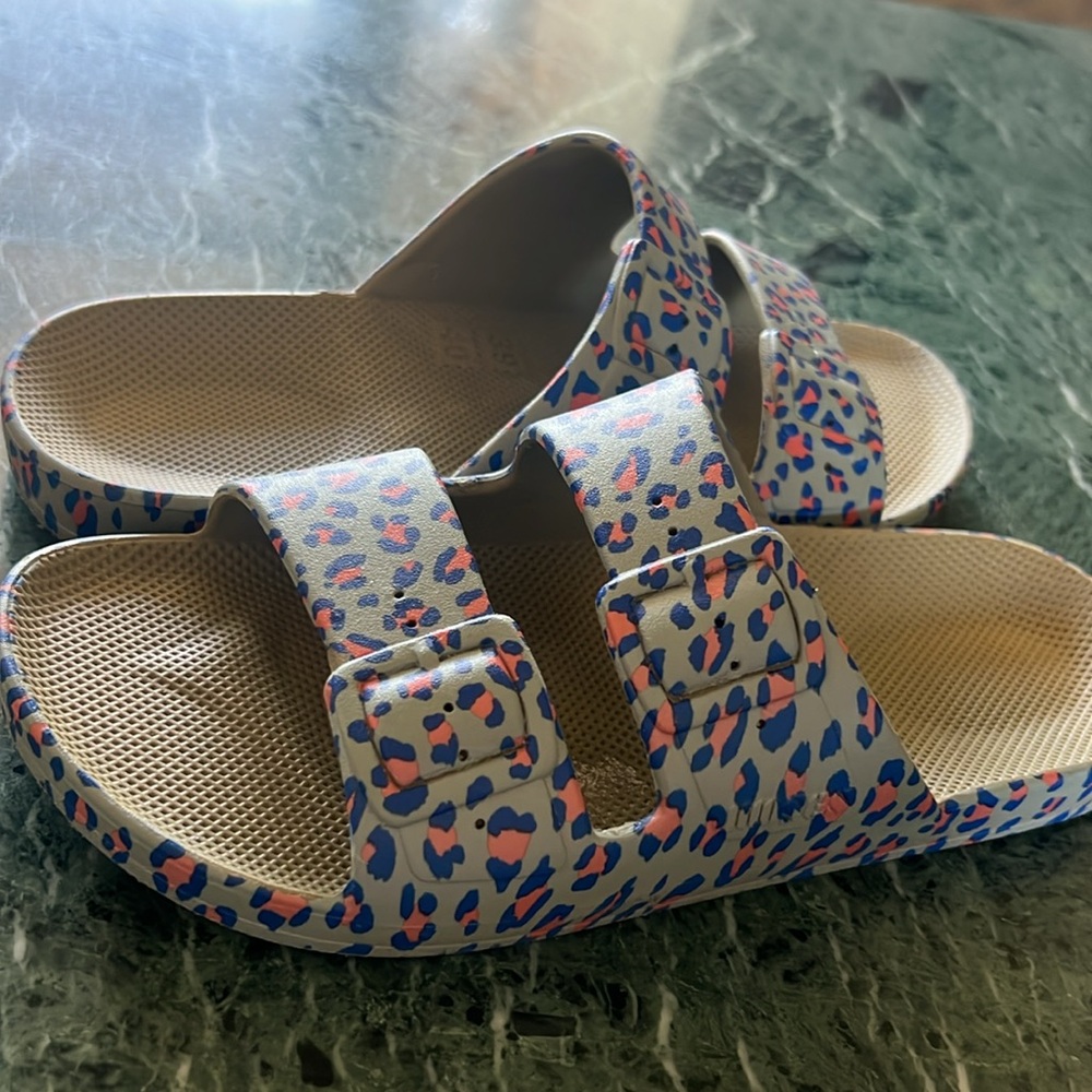 Freedom Moses slides 39/40 ~ leopard ~🐆 💙💕🐆💙💕🐆💙💕🐆💙💕🐆💙💕